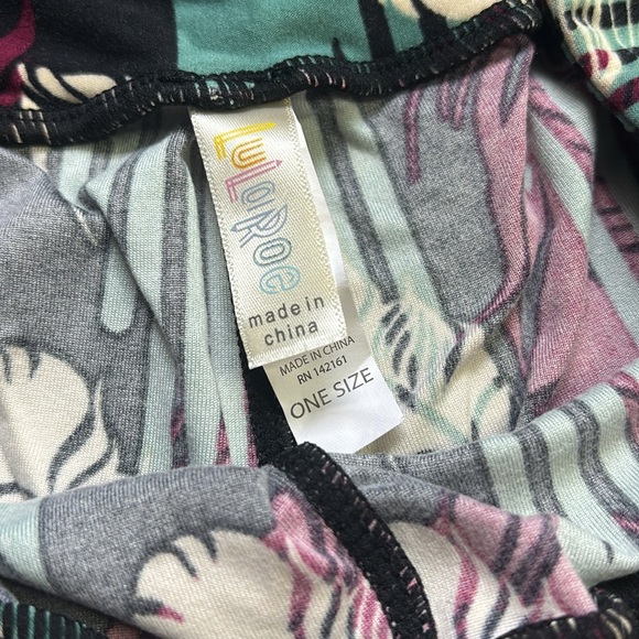 Lularoe Peacock Feather Vertical Stripes Leggings. One Size. EUC - Picture 2 of 2